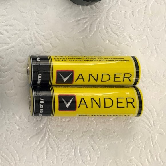 Vander LED Outdoor Handheld Flashlight - Picture 3 of 5